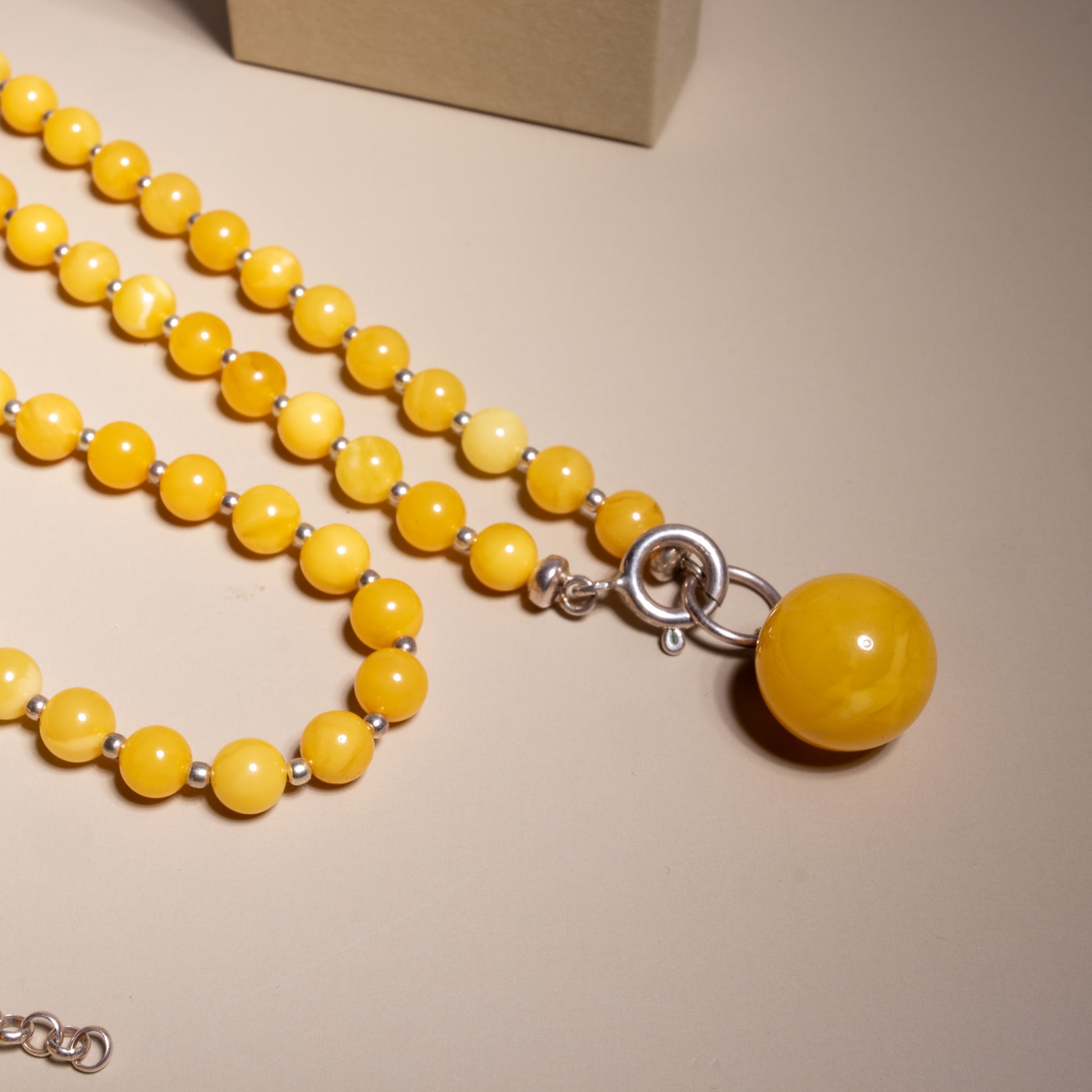 Conjunto de Âmbar Báltico Milky com Prata 925 – Colar 70 cm + Pulseira Ajustável