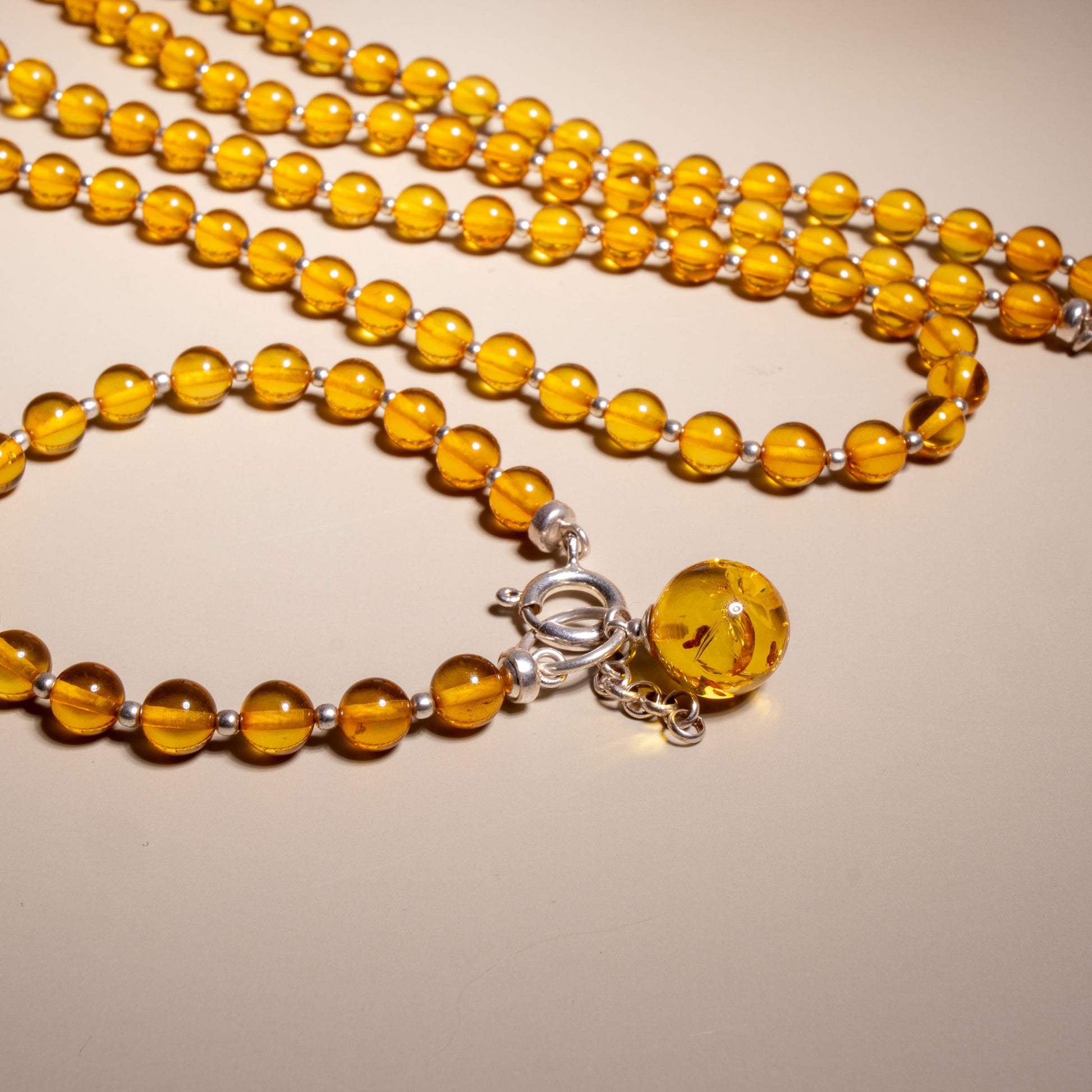 Conjunto de Âmbar Báltico Honey com Prata 925 – Colar 70 cm + Pulseira Ajustável