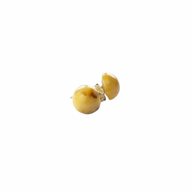 Brincos de Âmbar Báltico “Half Ball Milky” de Prata 925