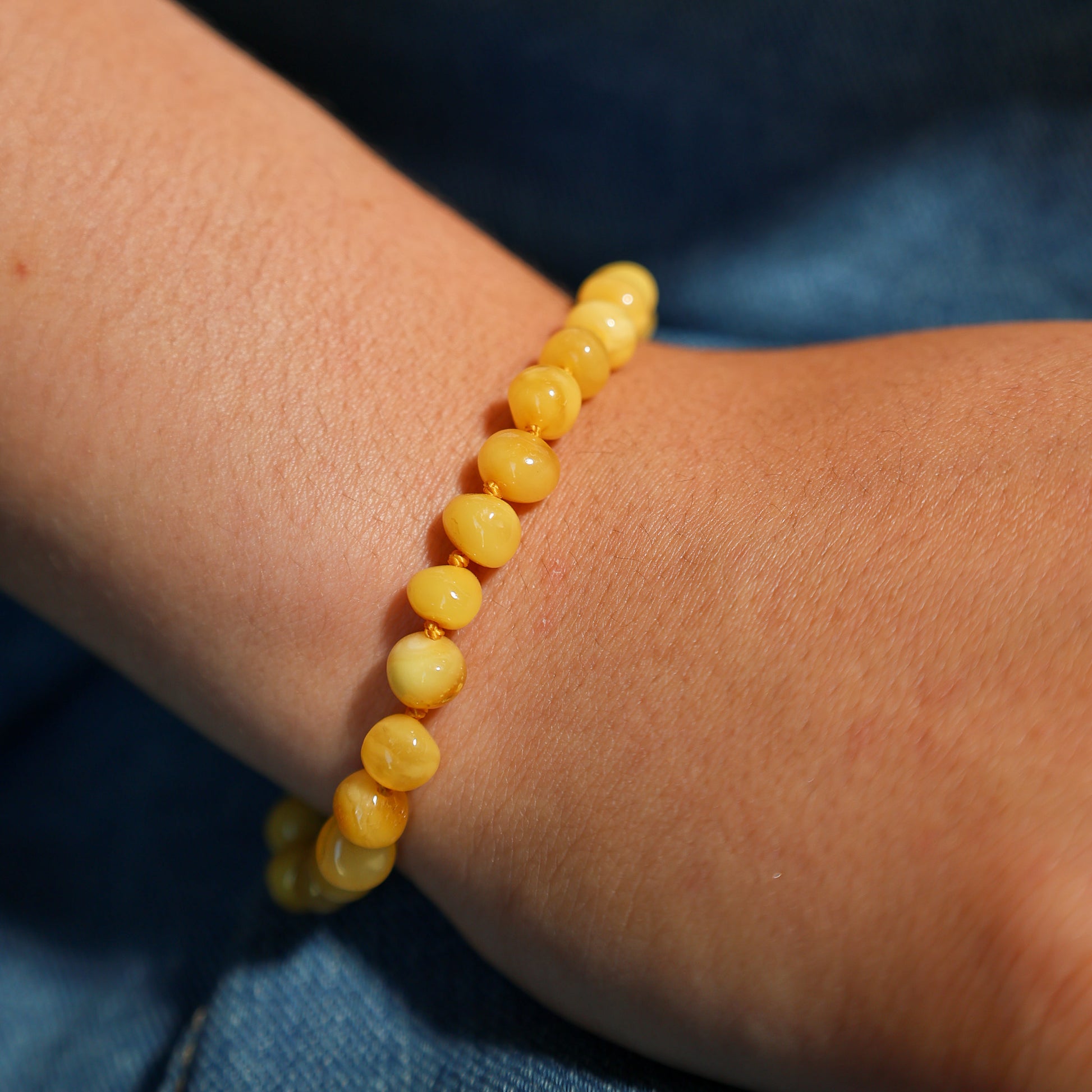 Pulseira de Âmbar Báltico Milky Polido 18-20 cm